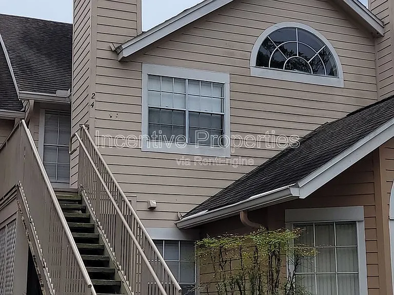 575 Bloomington Ct #24 — Photo 1