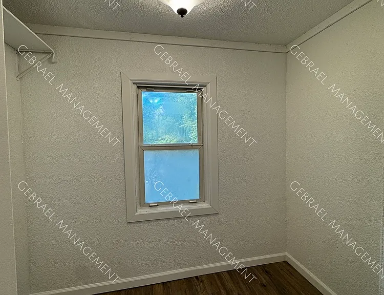 1097 E Schumacher St — Photo 7