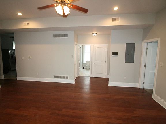 4th image of 2843 Melrose Ave APT 2