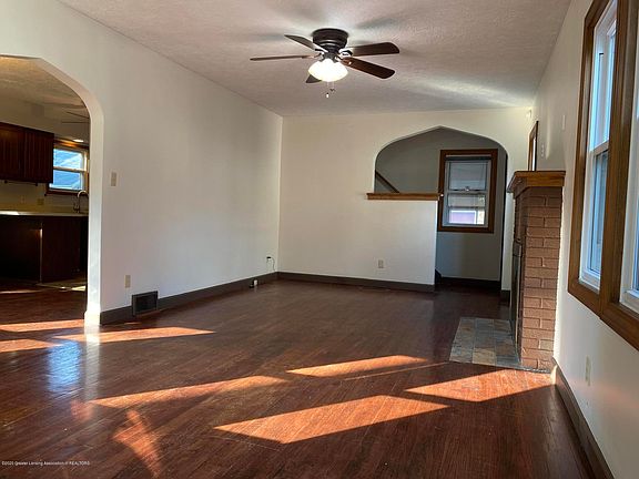 2nd image of 1720 Delevan Ave