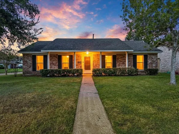 15703 Blackhawk Blvd, Friendswood, TX 77546