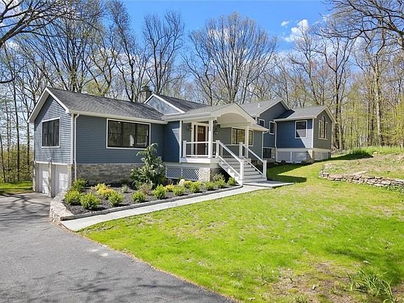 2nd image of 8 Fay Ln