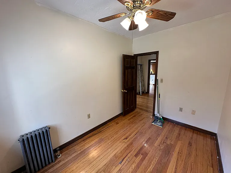 240 Kelton St #4CP — Photo 11