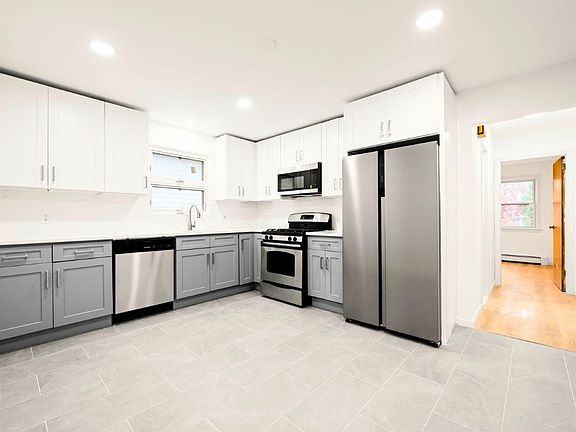 5th image of 175 Biltmore St Floor 2