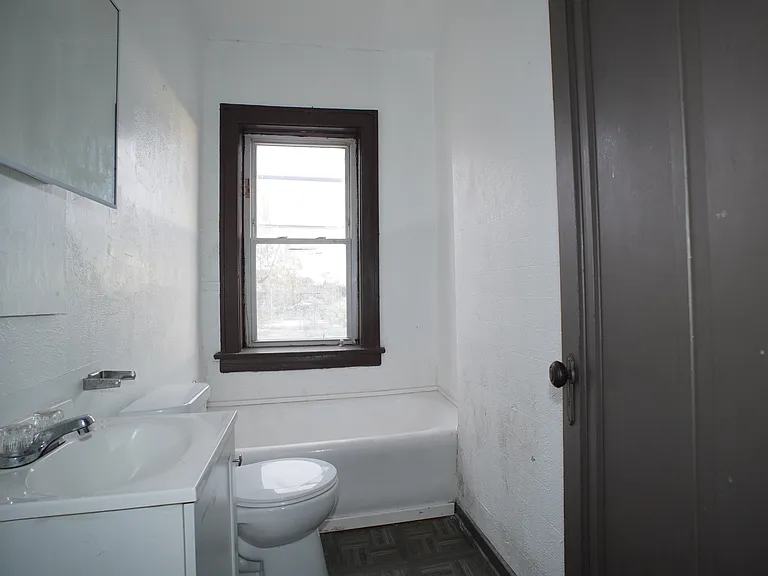 130 E 13th Ave #8 — Photo 5