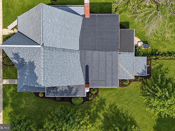 5th image of 81 Magnolia Ave