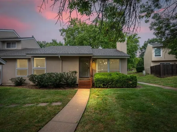 10991 Rosehill Rd, Overland Park, KS 66210