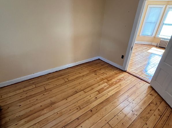 28 William St #1