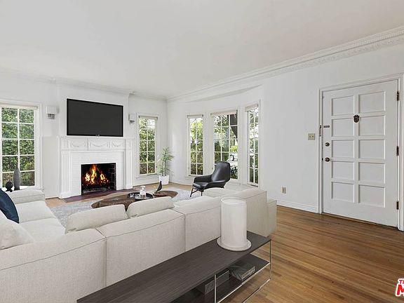 2nd image of 9924 Robbins Dr