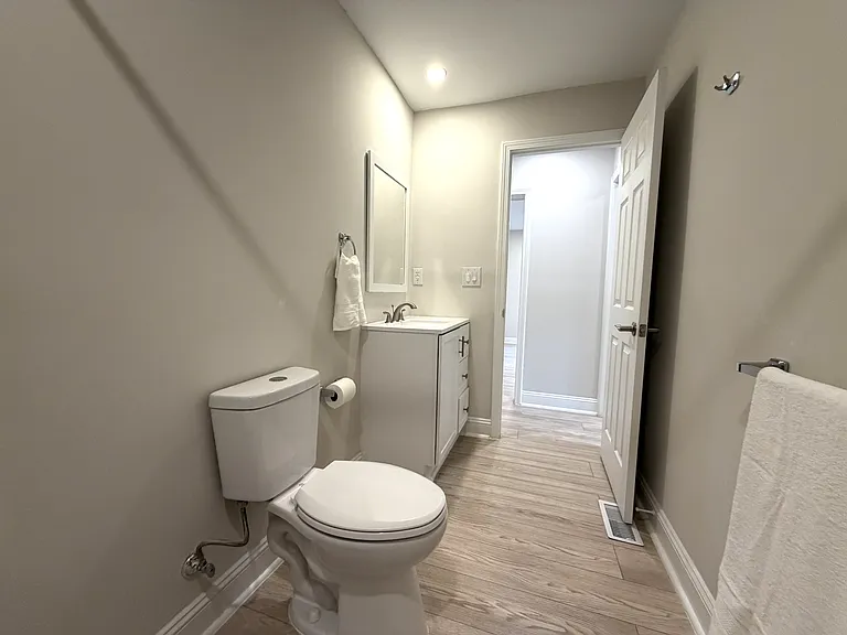 Hallway Full Bath