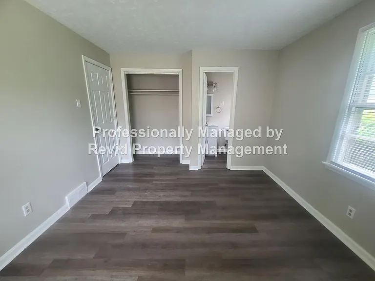196 Ivan Rd — Photo 7