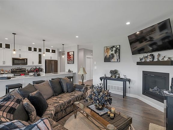 5th image of 2105 Evergreen Rd