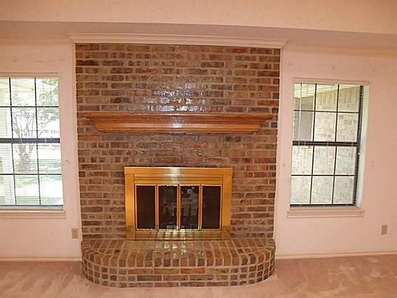 3rd image of 133 Downwood Dr