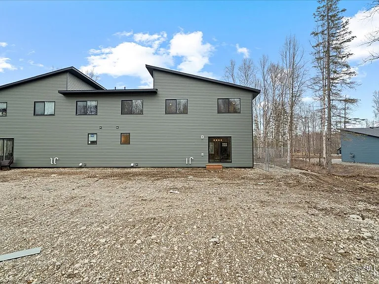 7442 N Paw St — Photo 56