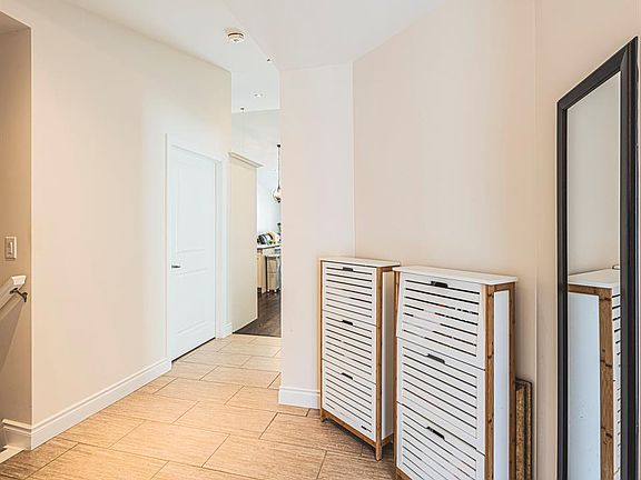 5th image of 2554 Olive Rd