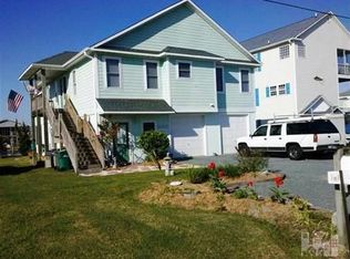 4023 4th St, Surf City, NC 28445