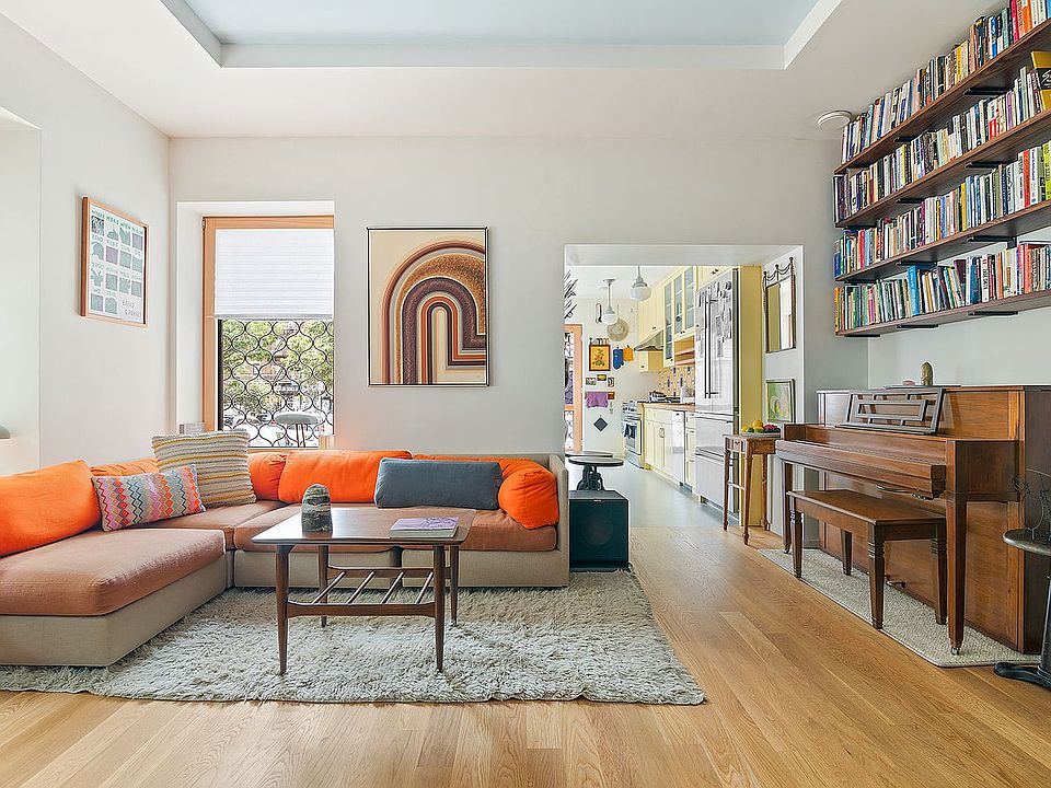 1st image of 583 Lincoln Pl #1