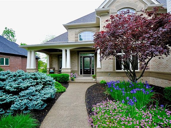 3rd image of 16565 Brookhollow Dr