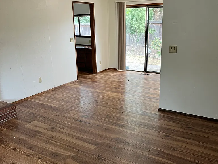 1595 Amberland Ave — Photo 12
