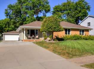 4120 73rd Pl, Urbandale, IA 50322