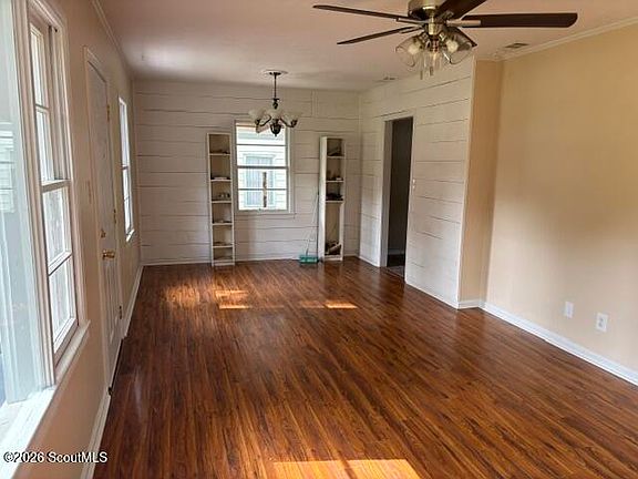 5th image of 2303 Spurgeon St