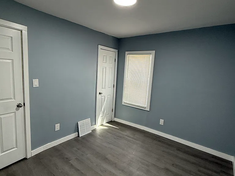 18624 Fairport St — Photo 7