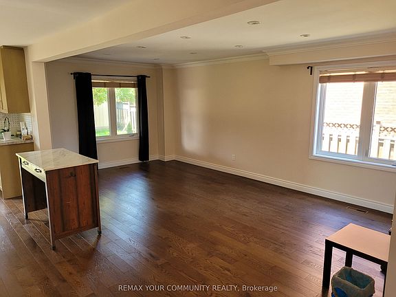 3rd image of 81 Waterfall Rd