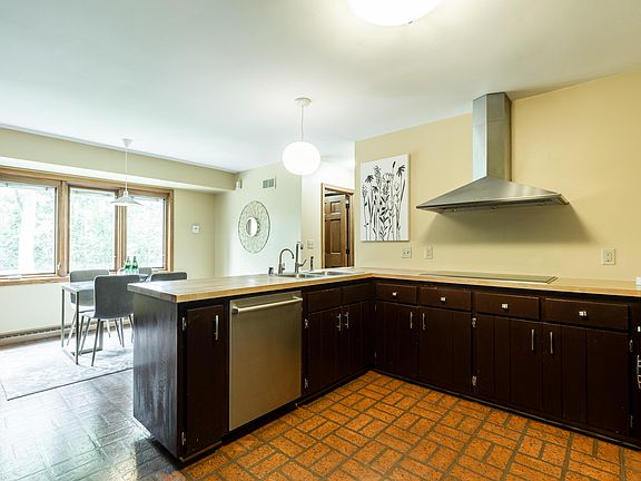 5th image of 325 W Nokomis Ct