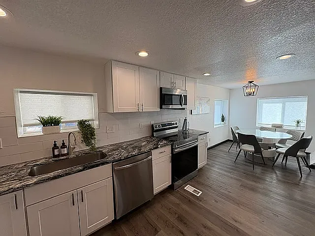 3275 W Hawthorne Pl — Photo 5