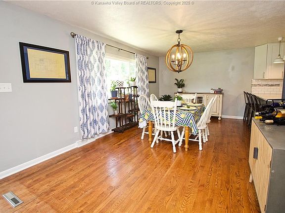 2nd image of 1115 Montrose Dr