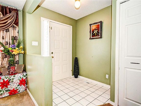4th image of 14 Dunhill Cres