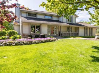 936 Elmwood Way Ct, Hubertus, WI 53033