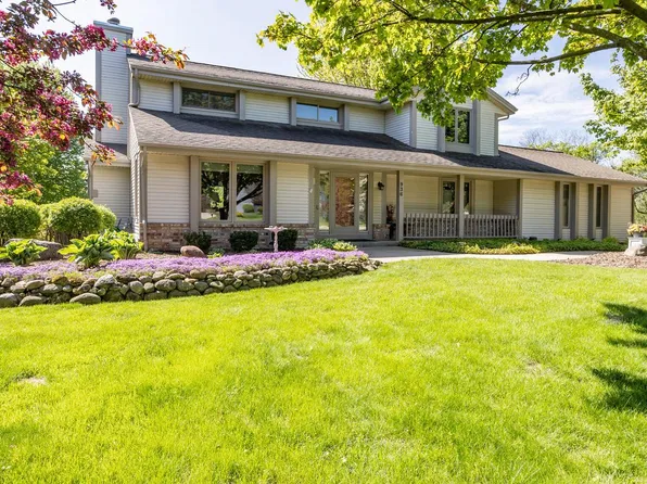 936 Elmwood Way COURT, Hubertus, WI 53033