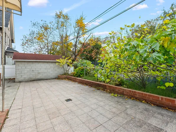 336 East 16th Street image 17 of 21