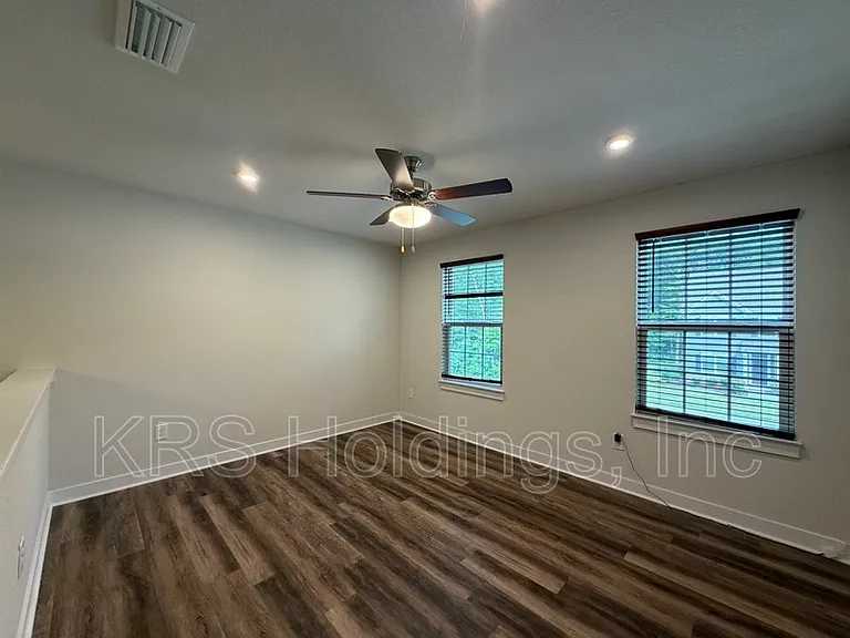 1730 Watershed Ct — Photo 8