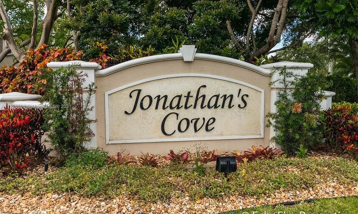 2 bed, 2.5 bath, 1104 sqft, $1,875 — Photo 1