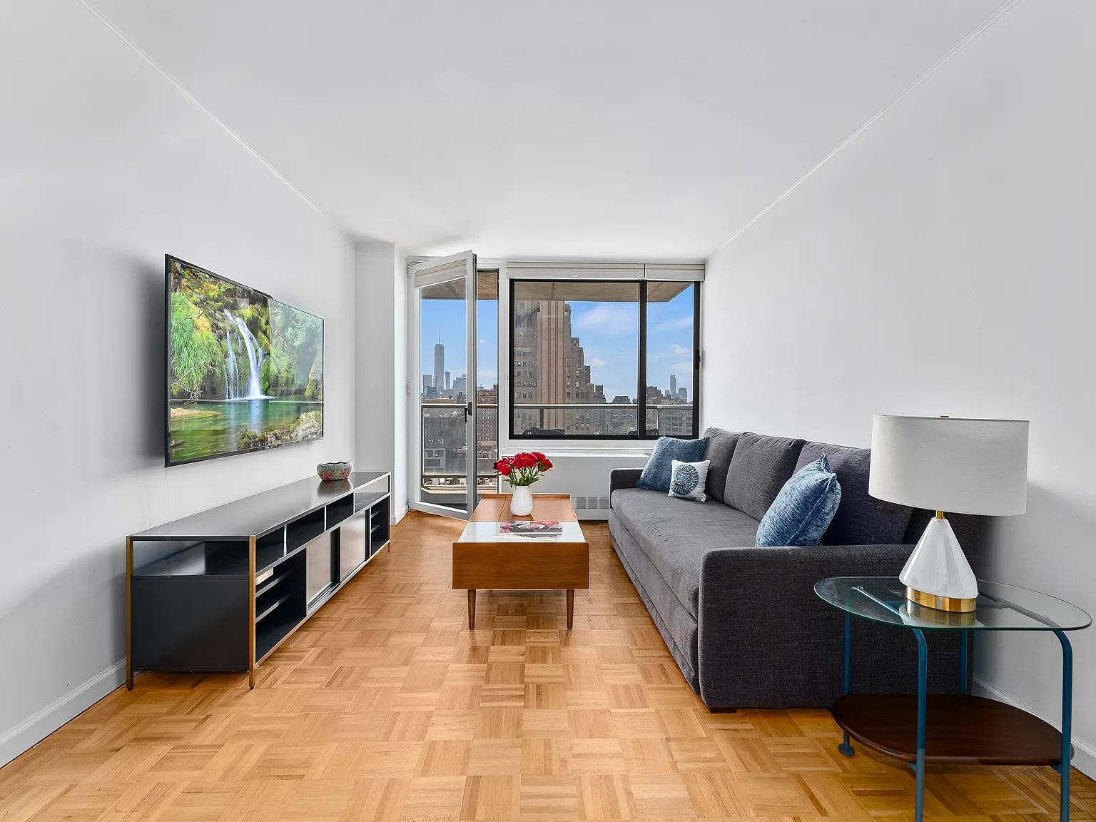 270 West 17th Street — Photo 1