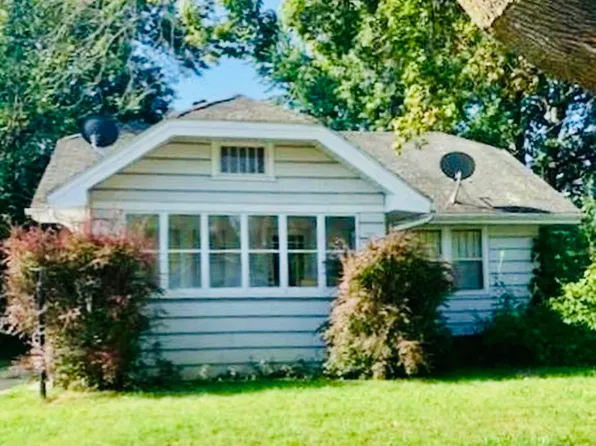 2415 Begole St, Flint, MI 48504