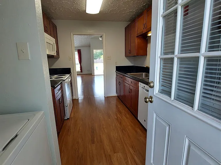 3807 Quiet Place Dr — Photo 41