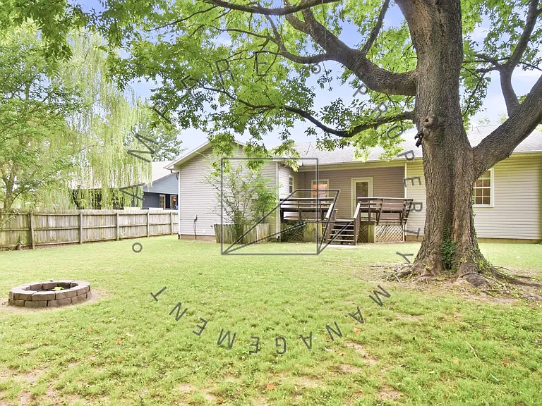 2559 W Arthur Hart St — Photo 15
