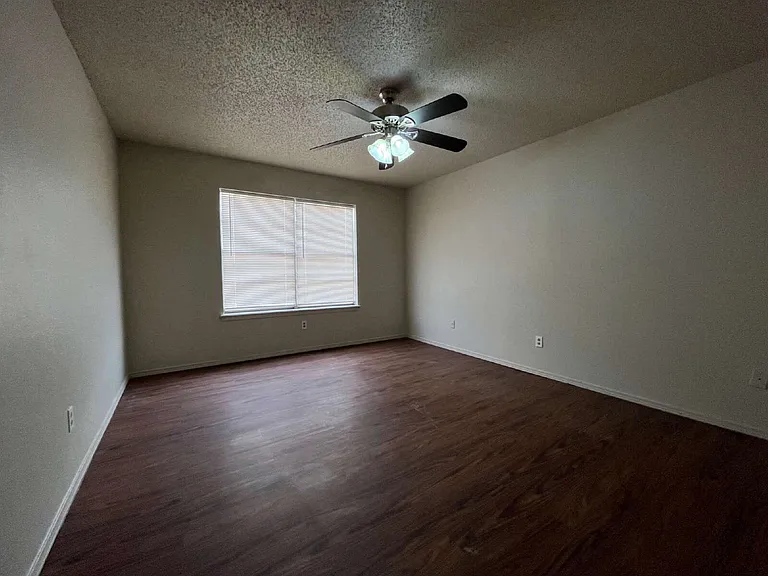 7405 Waco Ave #B — Photo 6