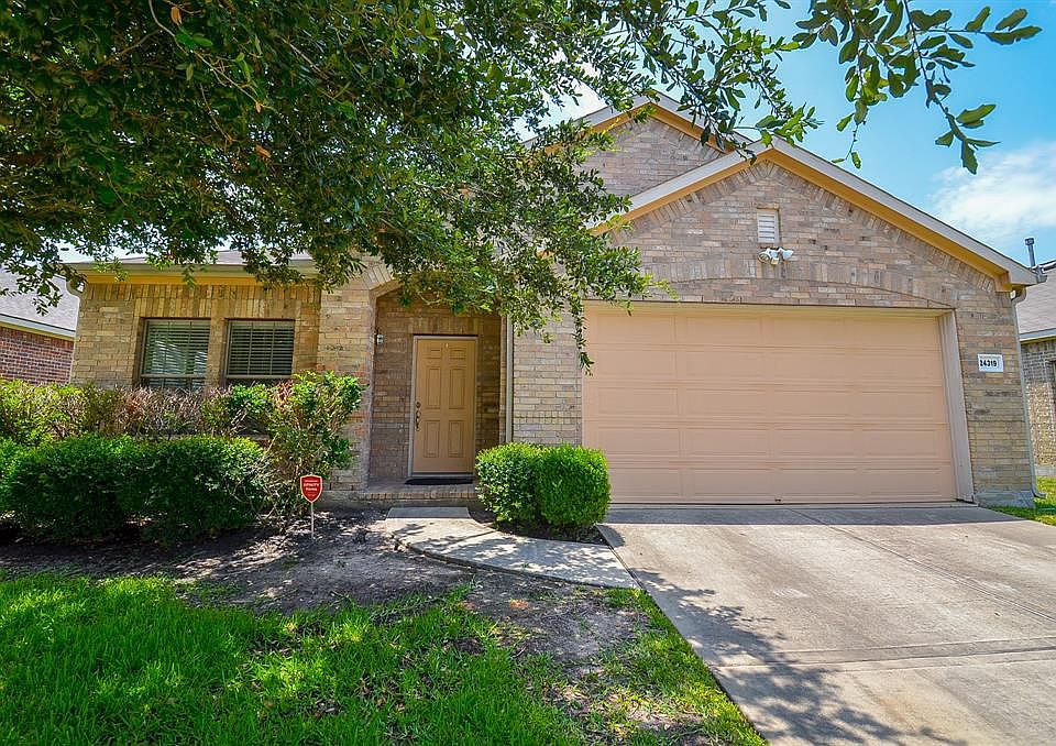1st image of 24319 Courtland Oaks St