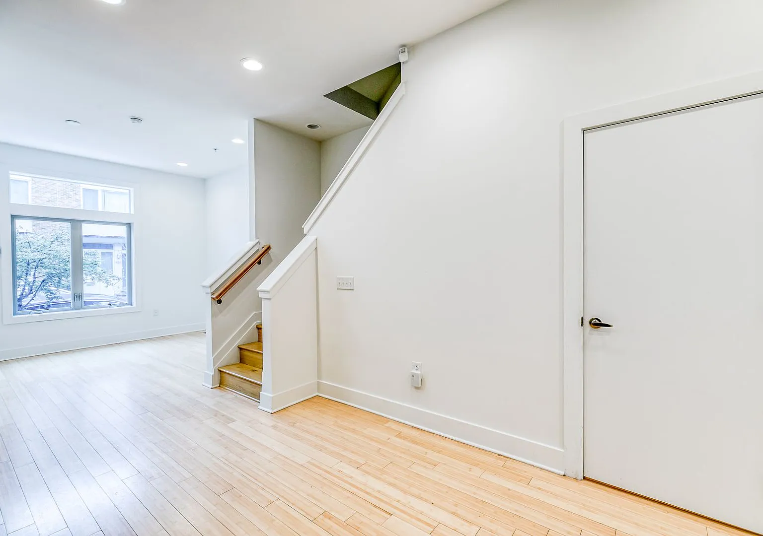 Northern Liberties Townhome with Parking — Photo 3
