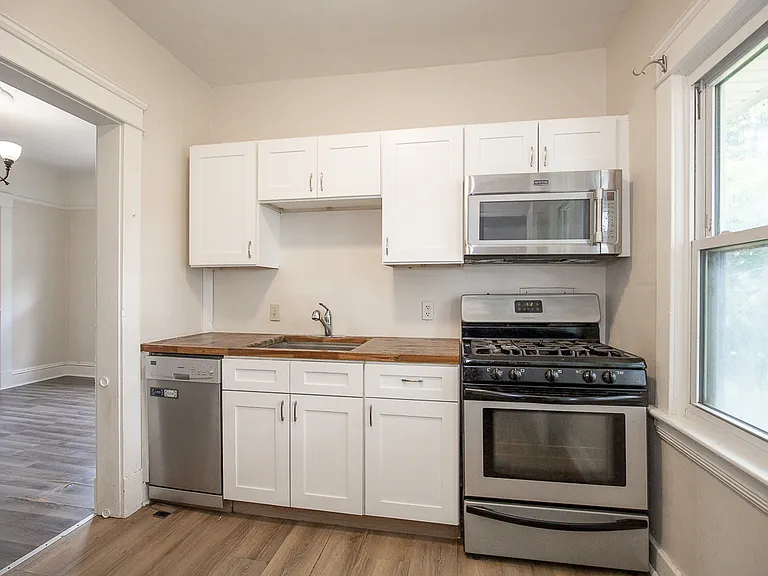 1545 Coutant Ave — Photo 2