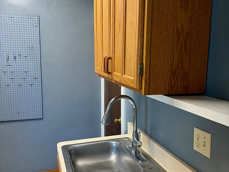 125 E 39th St #3 — Photo 7