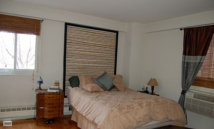 2nd image of 175 Willoughby St APT 4N