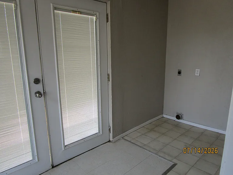 705 S Cornell Ave — Photo 8