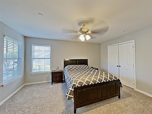 4th image of 9849 Castlewood Dr