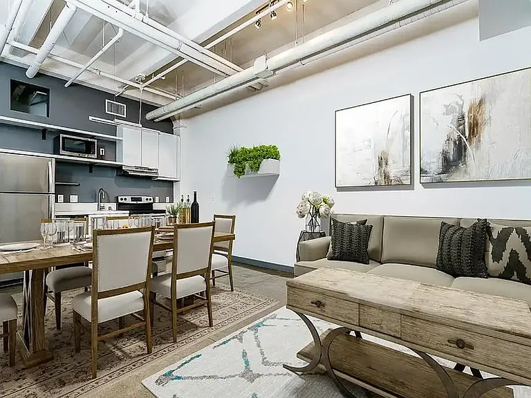 1411 Valencia St — Photo 15