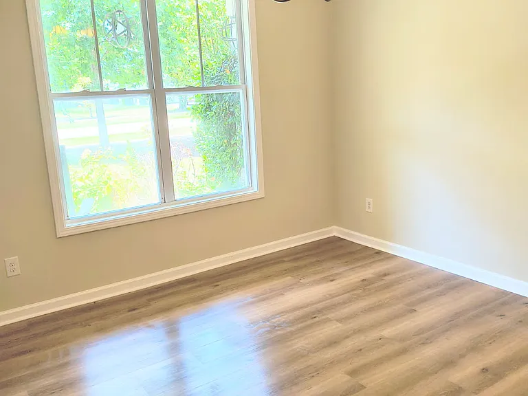 146 Cornel Ln — Photo 20